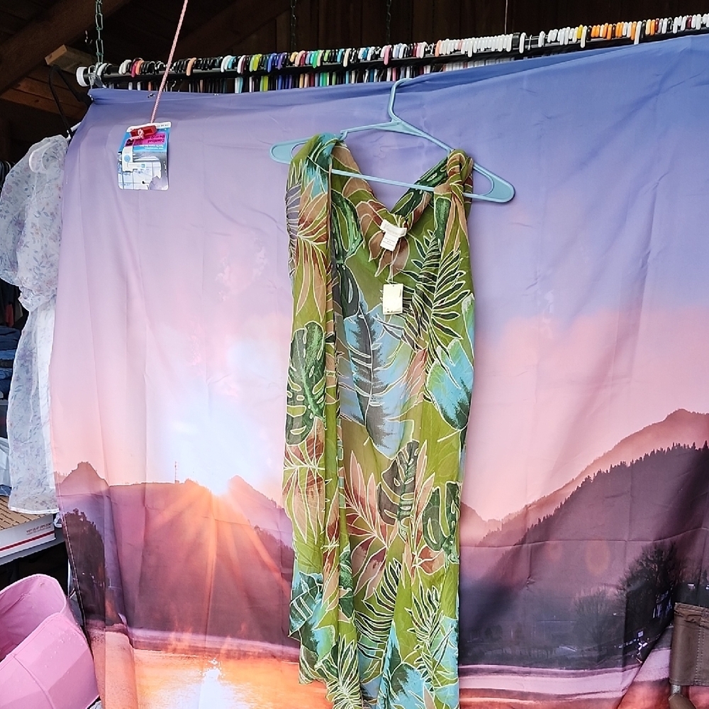 Nwt Sropical Leaf Print Shawl
